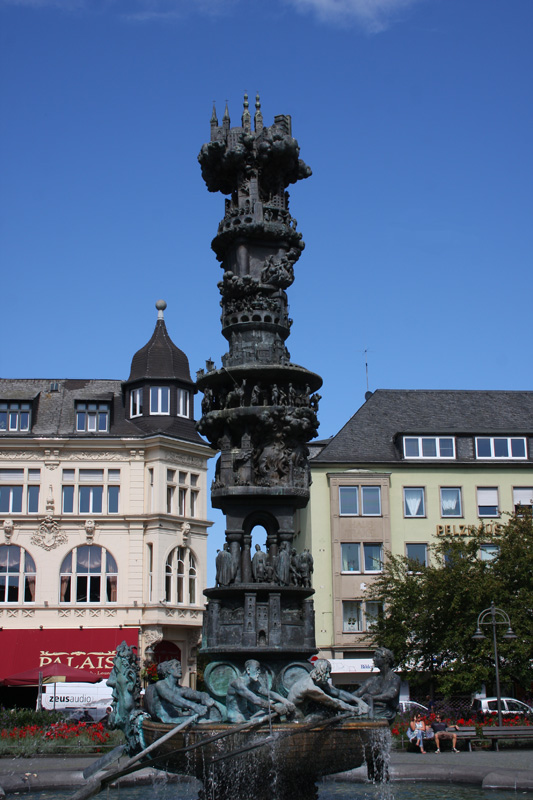 HistoriensÃ¤ule - gebaut zur 2000-Jahrfeier der Stadt Koblenz
