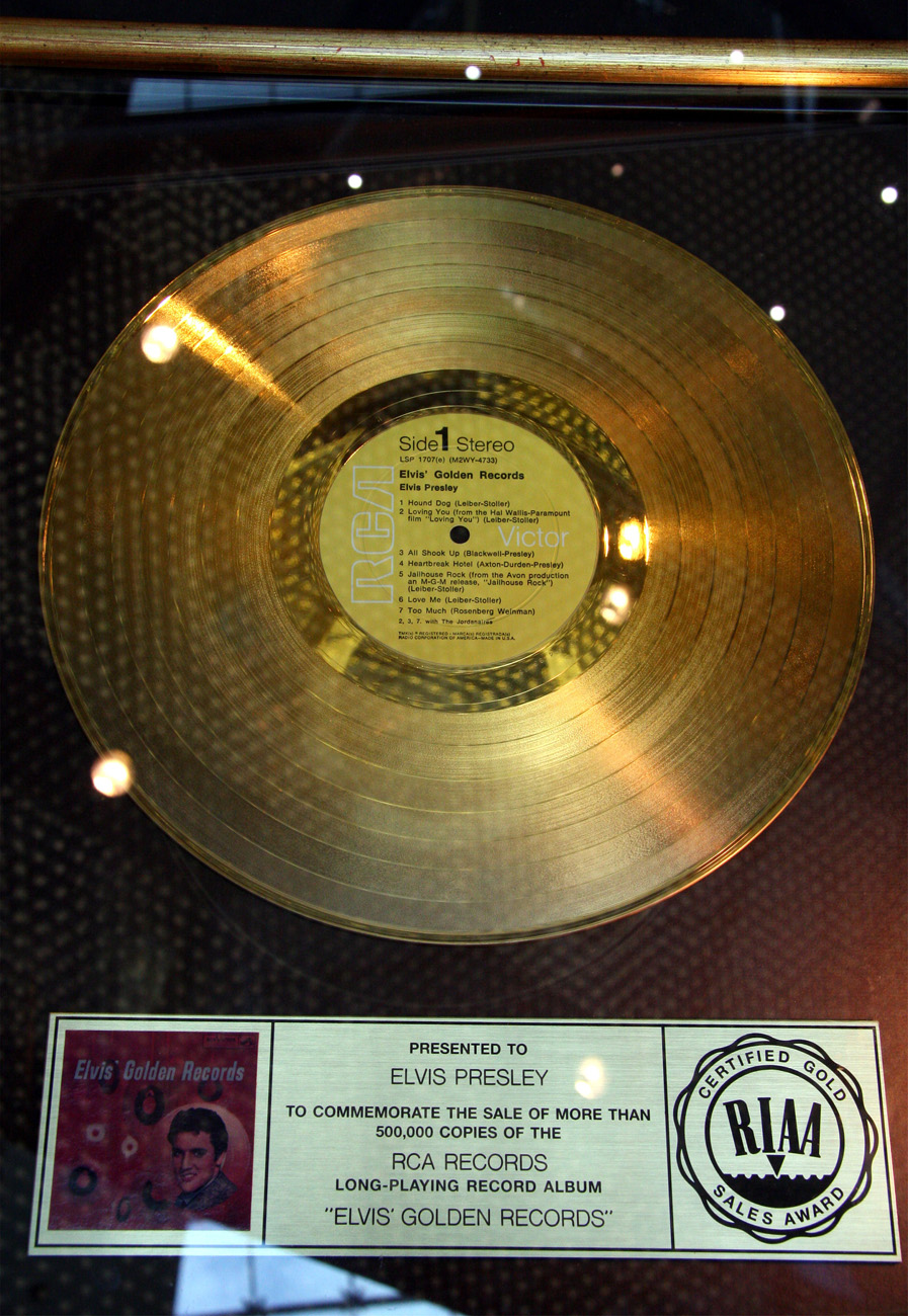 Goldene Schallplatte fÃ¼r 500.000 verkaufte TontrÃ¤ger 
