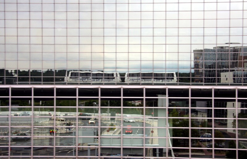 Die "Sky-Line" verbindet das Terminal 1 mit Terminal 2

