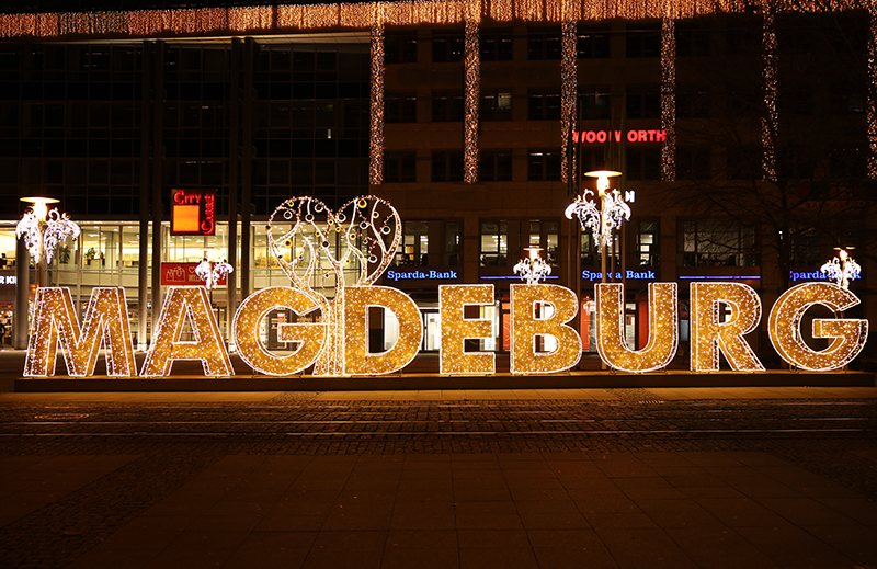 Magdeburg-Logo am Hauptbahnhof
