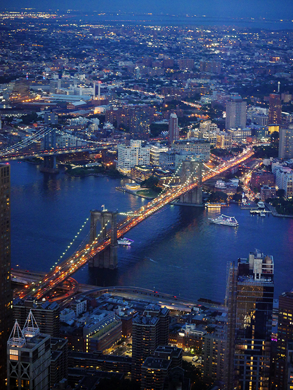 Brooklyn Bridge by night
