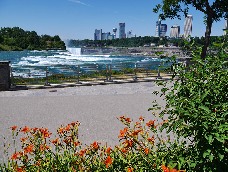 Niagara State Park mit Blick auf Kanada
