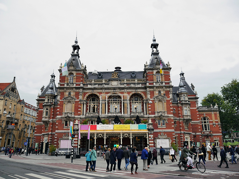 Stadsschouwburg am Leidseplein
