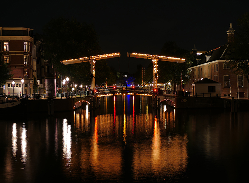 Walter SÃ¼skindbrug by night
