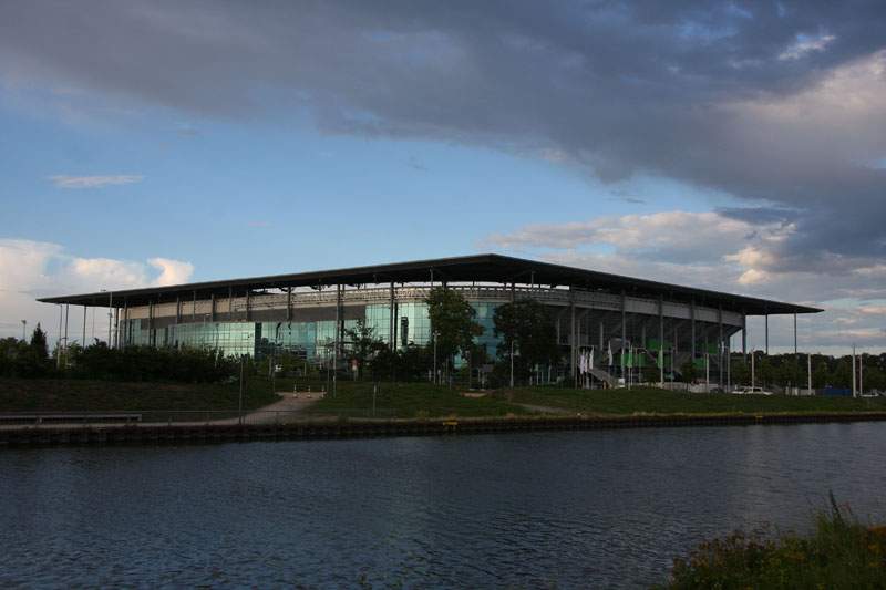 Die VW-Arena in Wolfsburg (SpielstÃ¤tte des VfL Wolfsburg)
