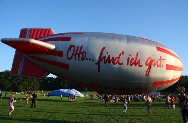 Zeppelin vor dem Start
