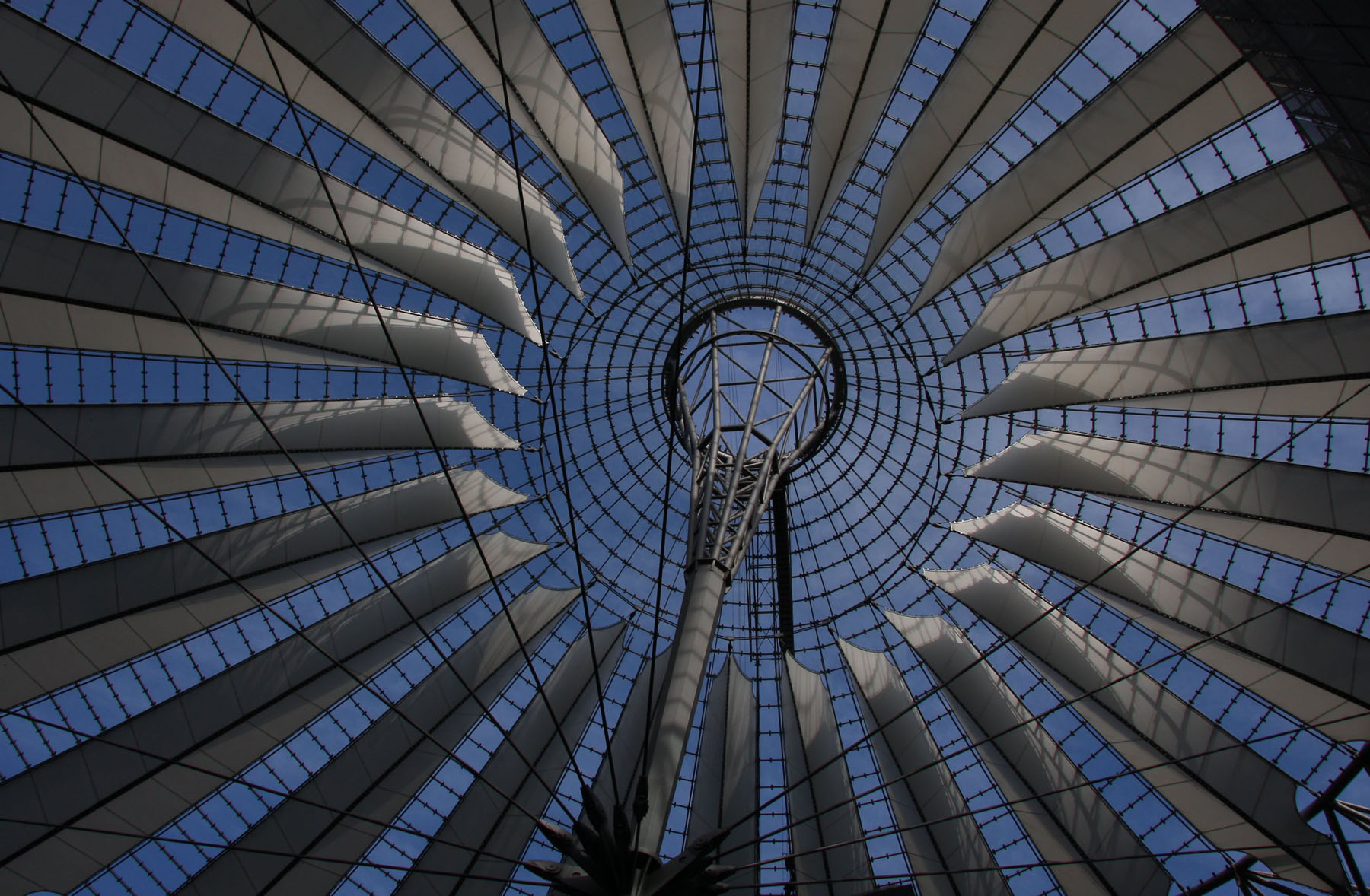 Dach des Sony-Centers
