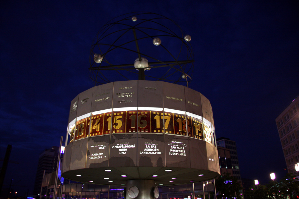 Die Weltzeituhr am Alexanderplatz
