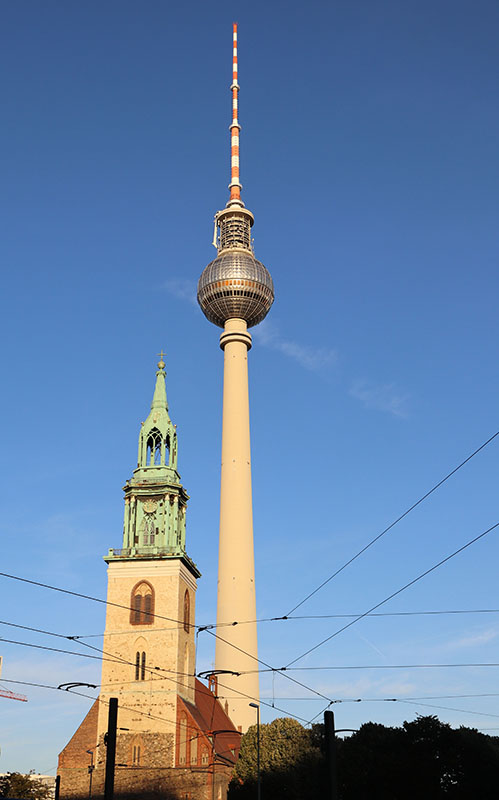 Fernsehturm mit Marienkirche
