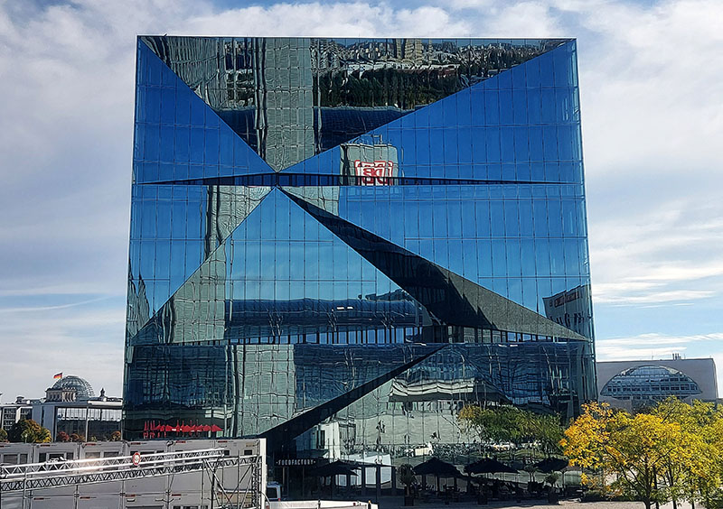 The Cube Berlin am Hbf
