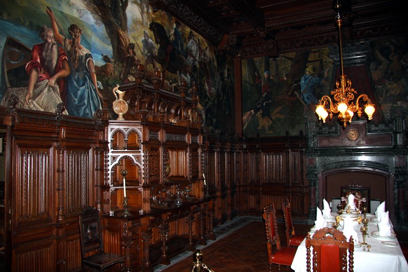 Bibliothek auf SchloÃŸ Drachenburg
