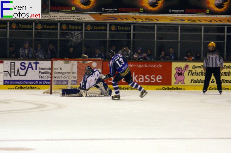 Mike Millar verwandelte den ersten Penalty sicher
