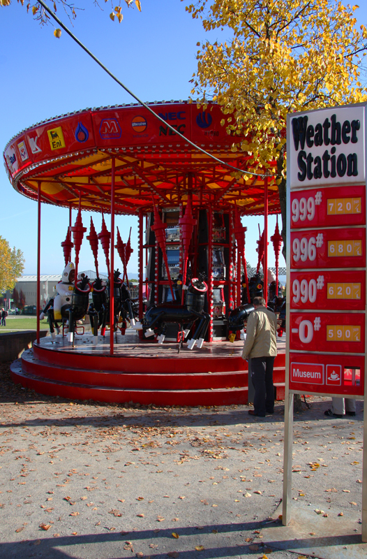 Wang Mai - "Wetterstation", Friedrichsplatz
