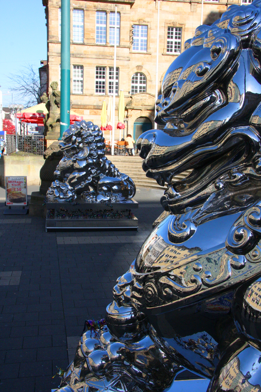 Chen Zhiguang â€“ "Chinesische LÃ¶wen", vor dem Rathaus
