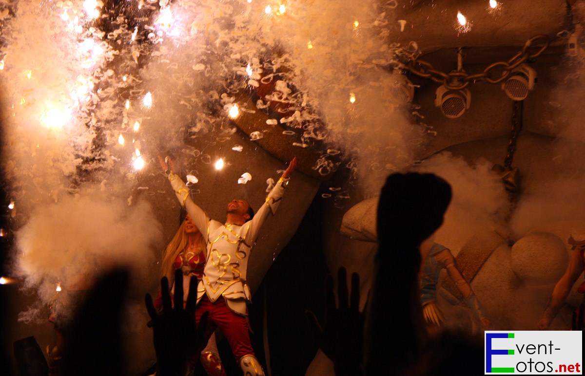 Mit Pyrotechnik ging die Show zuende
