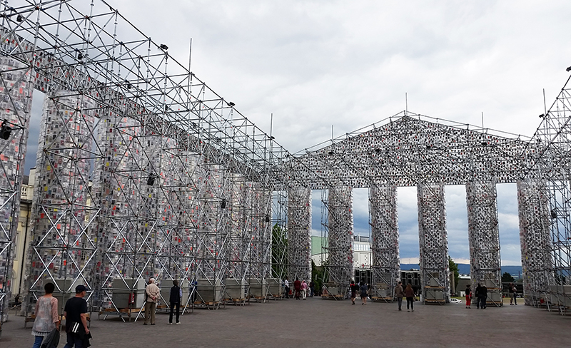 "Parthenon der BÃ¼cher" - Friedrichsplatz (Marta Minoujin)
