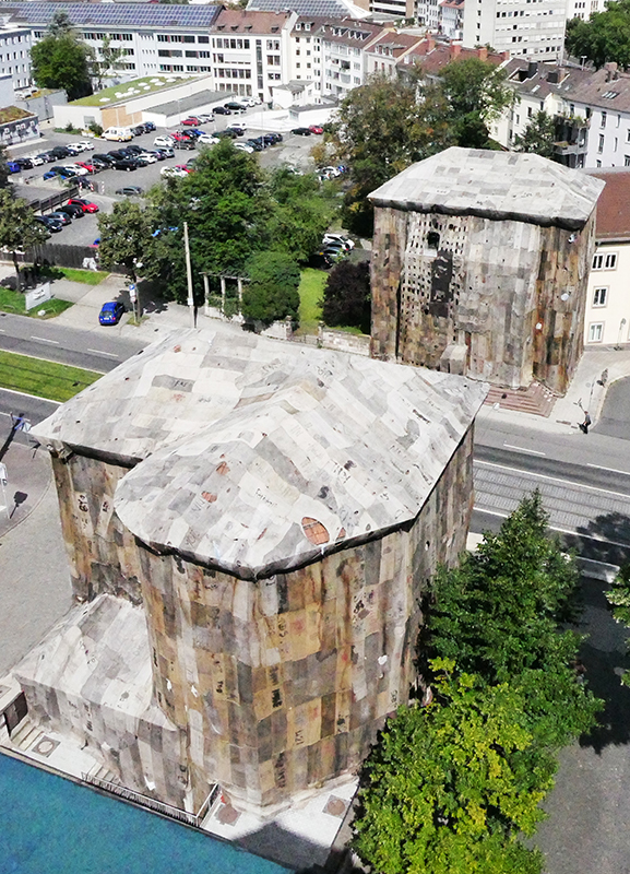 "VerhÃ¼llte Torwache" - BrÃ¼der-Grimm-Platz (IbrahimMahama)
