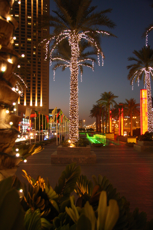 Am Haupteingang der Dubai Mall
