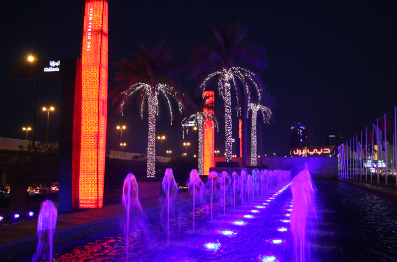 Am Haupteingang der Dubai Mall
