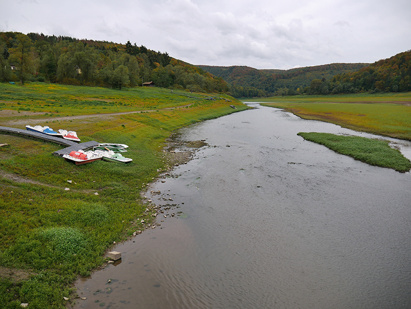 (Fast) trockengelegter Edersee
