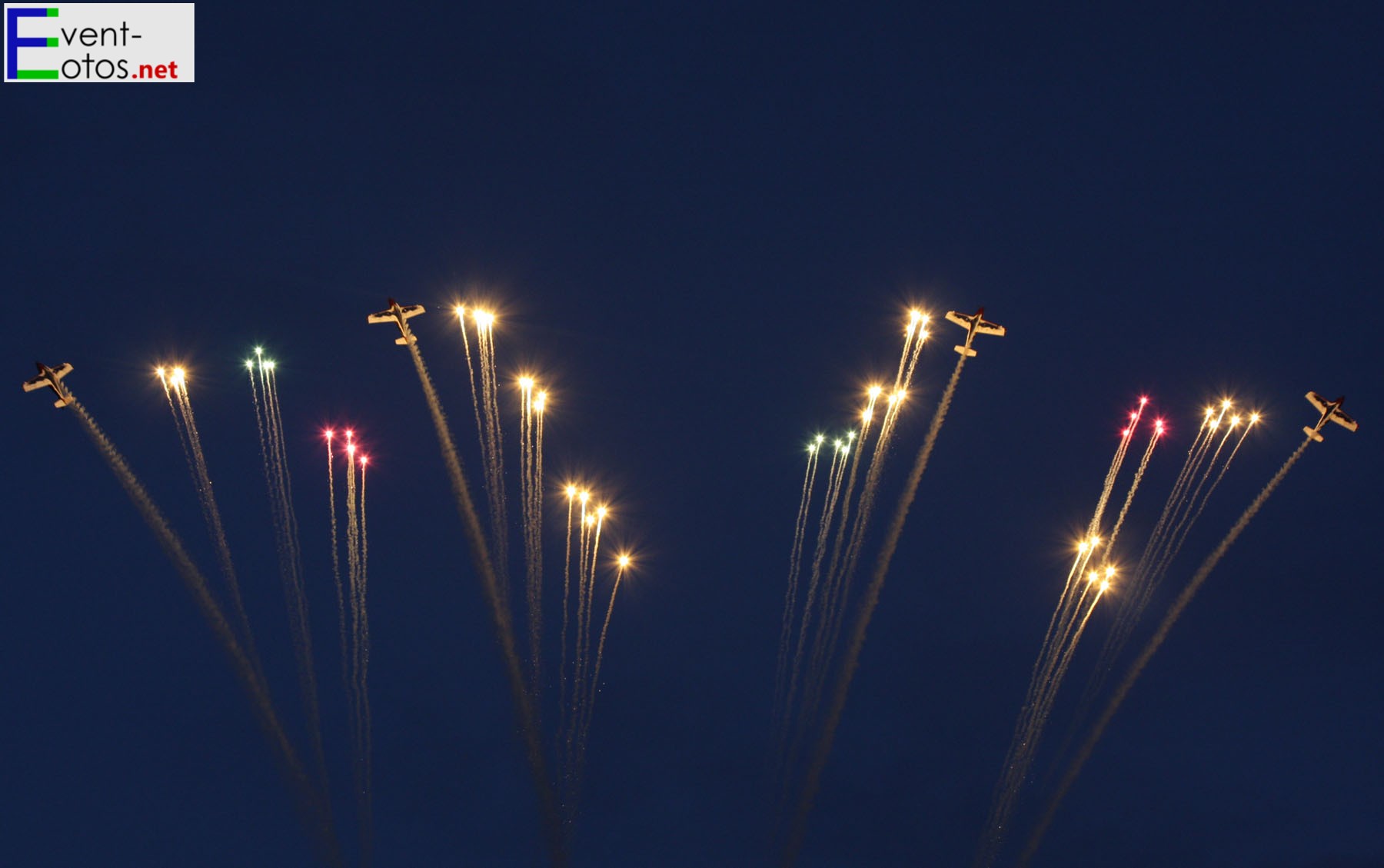 Feuerwerk wÃ¤hrend des Flugs abgeschossen
