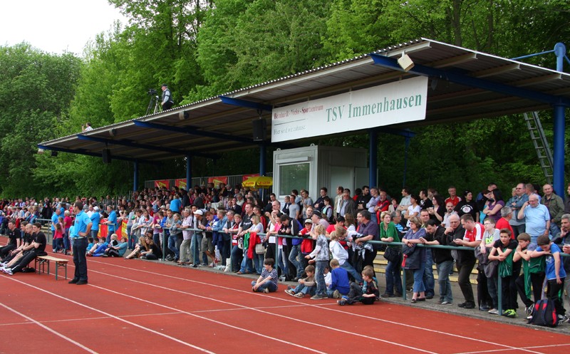 1800 Besucher waren im Stadion
