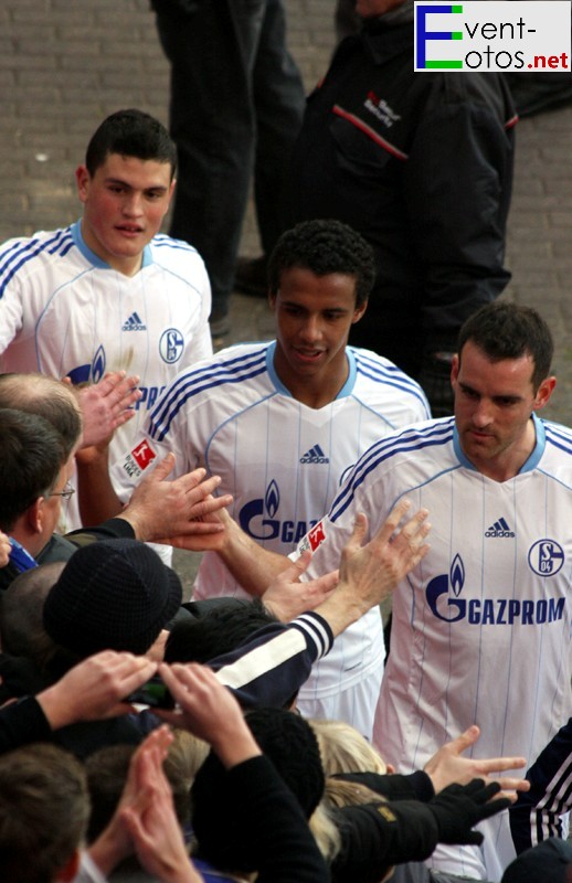 v.l.n.r.: Papadopoulus, Matip, Metzelder
