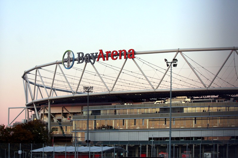 Die BayArena von auÃŸen
