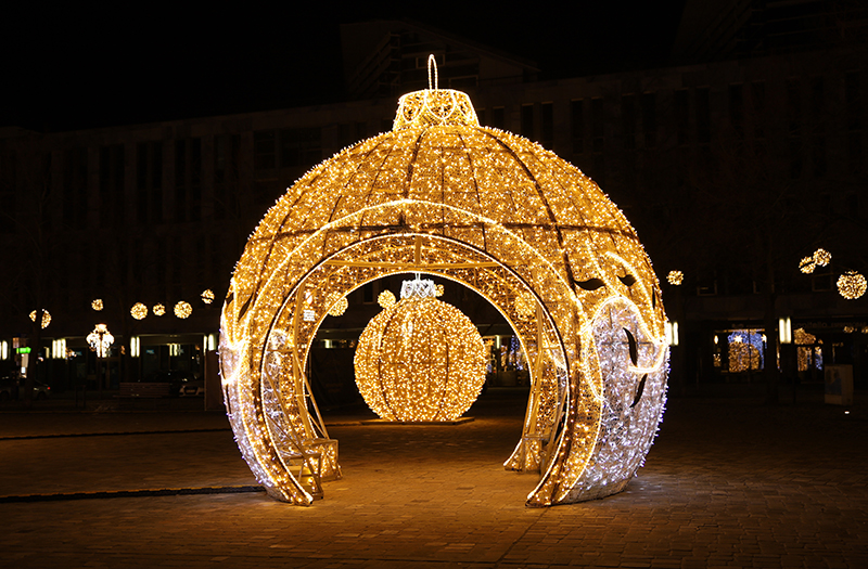 Weihnachtsbaumkugel am Domplatz
