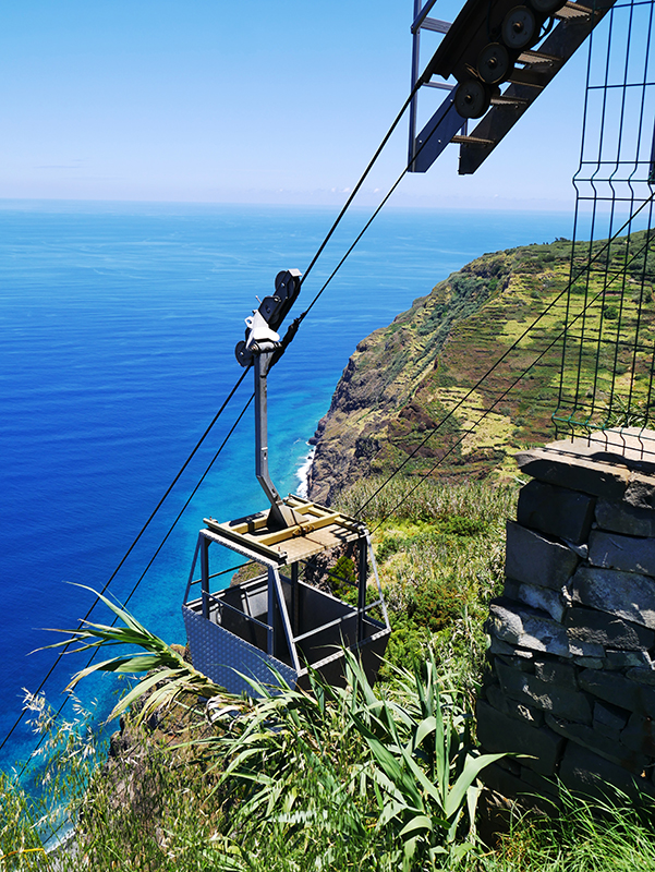 Seilbahn von Achadas da Cruz nach Calhau das Achadas 
