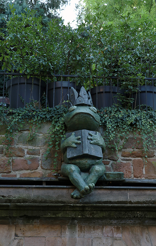 "Grimm-Dich-Pfad" Marburg - Der FroschkÃ¶nig 
