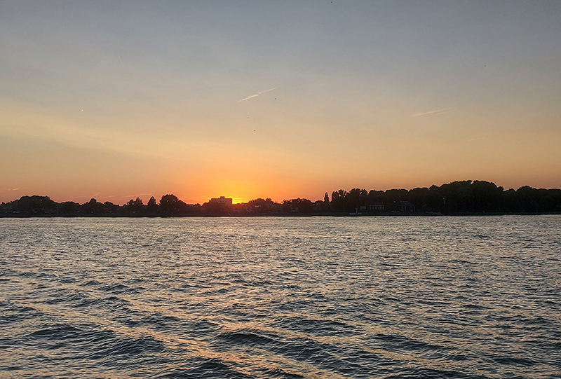 Sonnenuntergang über der Ouden Maas, Dordrecht (NL)
