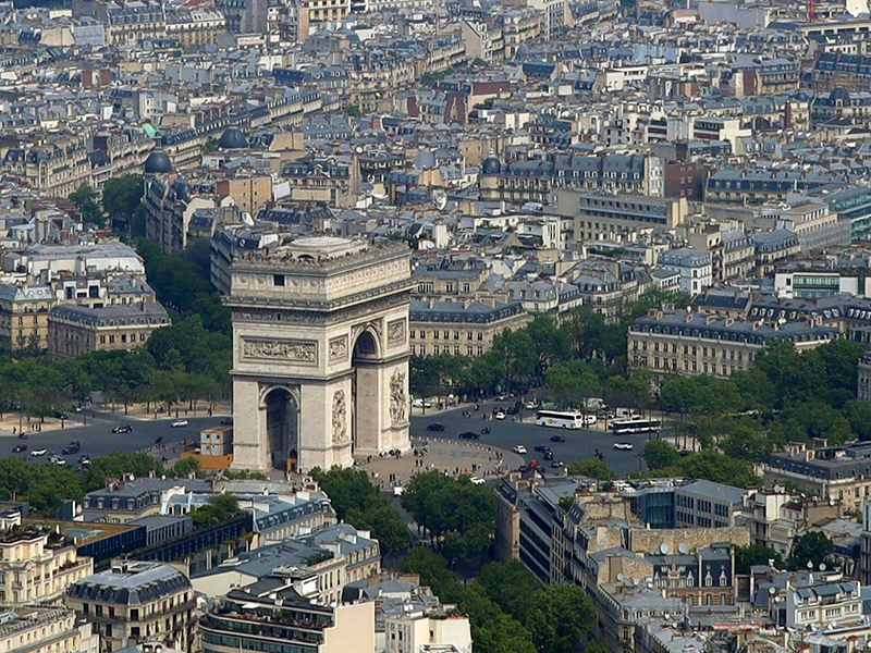 Arc de Triomphe vom Eiffelturm aus gesehen
