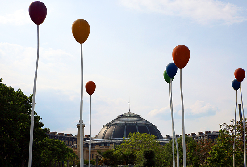 Kunst im Nelson Mandela Garden mit Blick auf Le Halles
