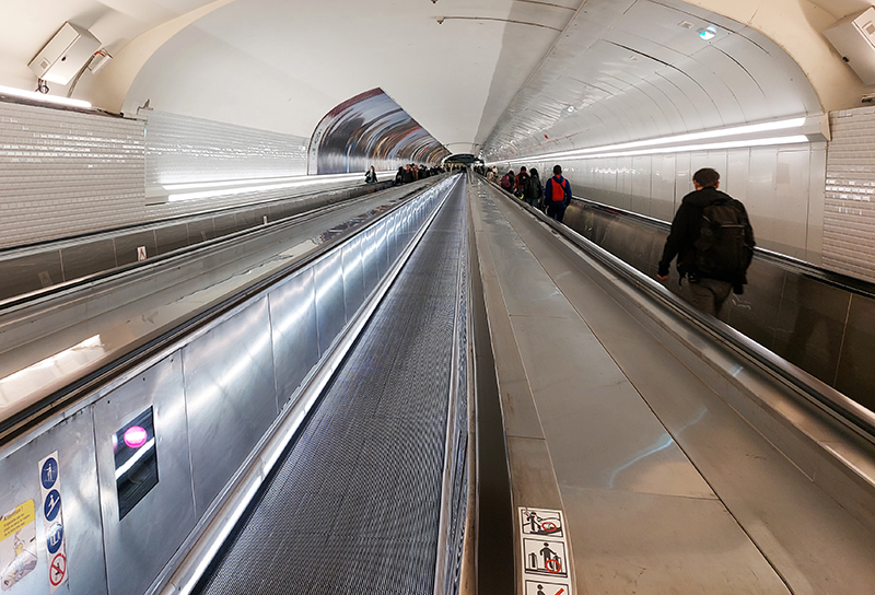 Die lÃ¤ngste U-Bahn Station - Montparnasse
