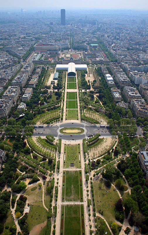 Champ de Mars - Vorfeld der Eiffelturms
