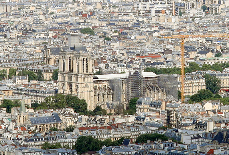 Die in Bau befindliche Notre Dame
