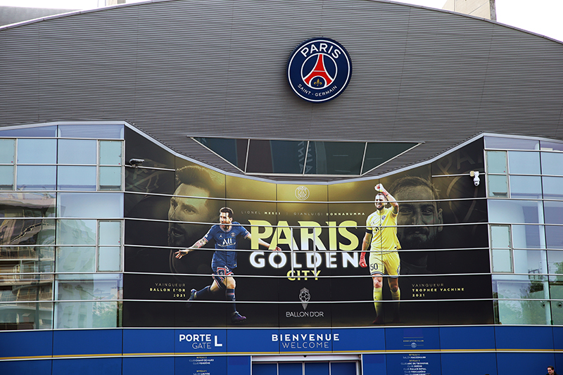 Haupteingang zum Prinzenparkstadion, Heimat von PSG
