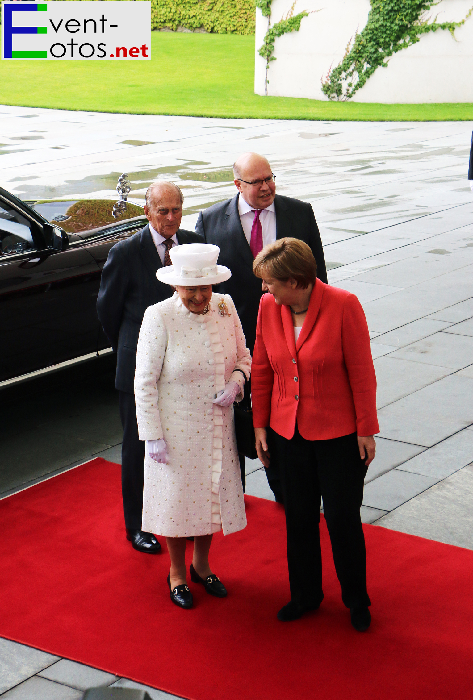 Prinz Philip, P.Altmaier, die Queen und A.Merkel
