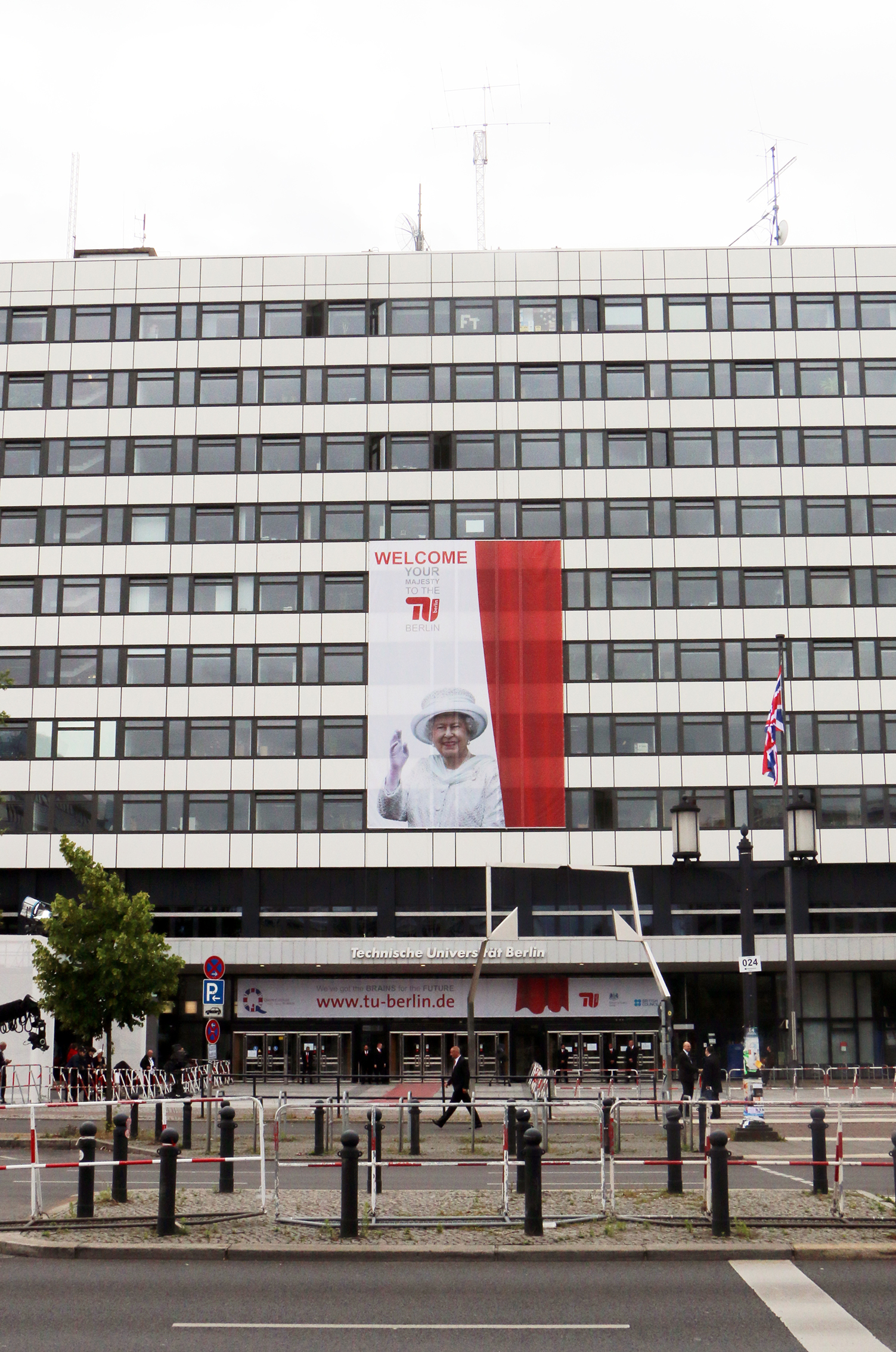 Die technische UniversitÃ¤t (TU) Berlin freut sich auf den Besuch der Queen
