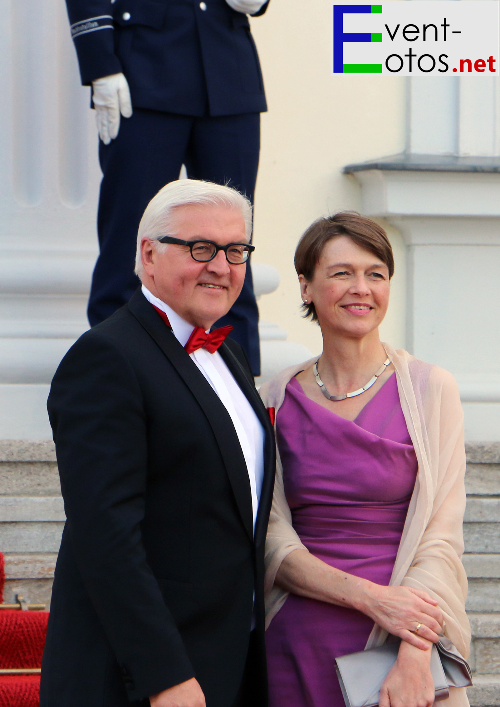 AuÃŸenminister Frank-Walter Steinmeier mit Gattin Elke BÃ¼denbender 
