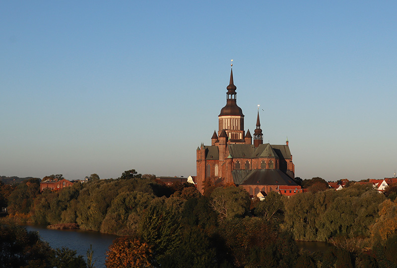 Marienkirche Stralsund bei Sonnenaufgang
