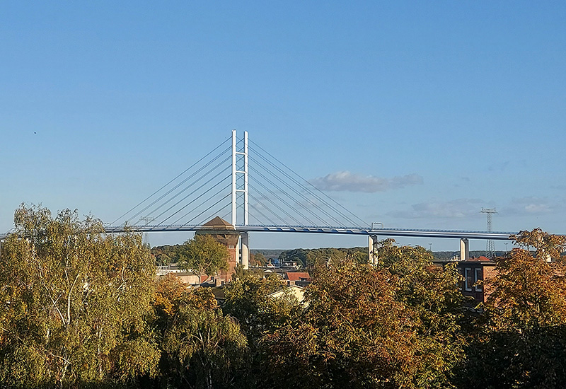 Rügenbrücke vom Hafen Stralsund
