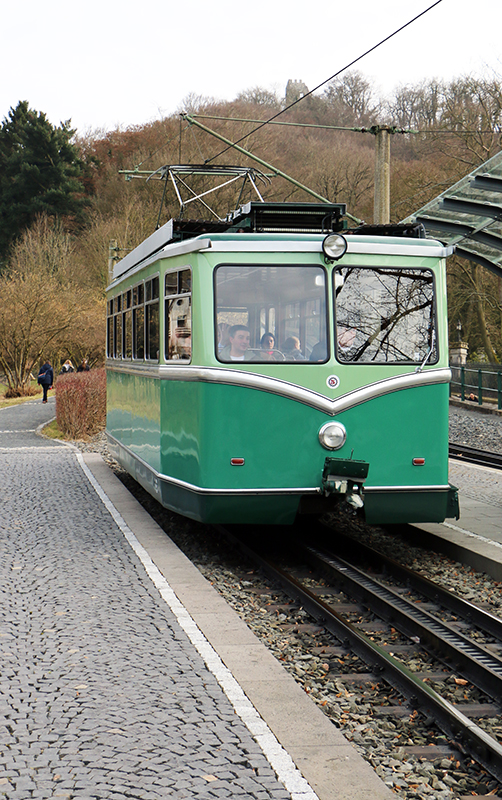 Zahnradbahn zum Schloss Drachenburg
