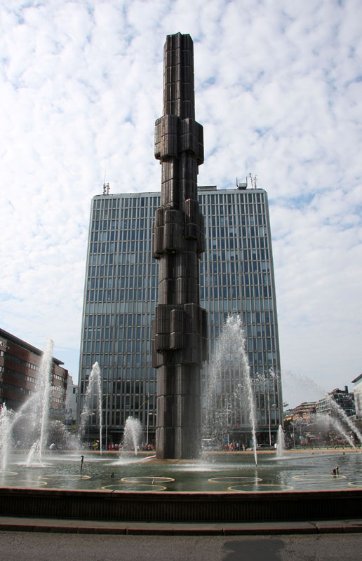 GlassÃ¤ulenbrunnen am Sergels TÃ¶rg
