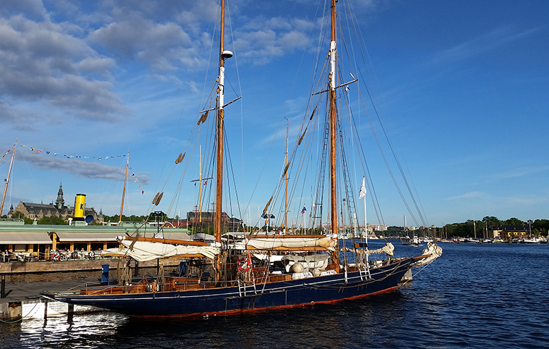 Schiff vor dem StrandvÃ¤gen
