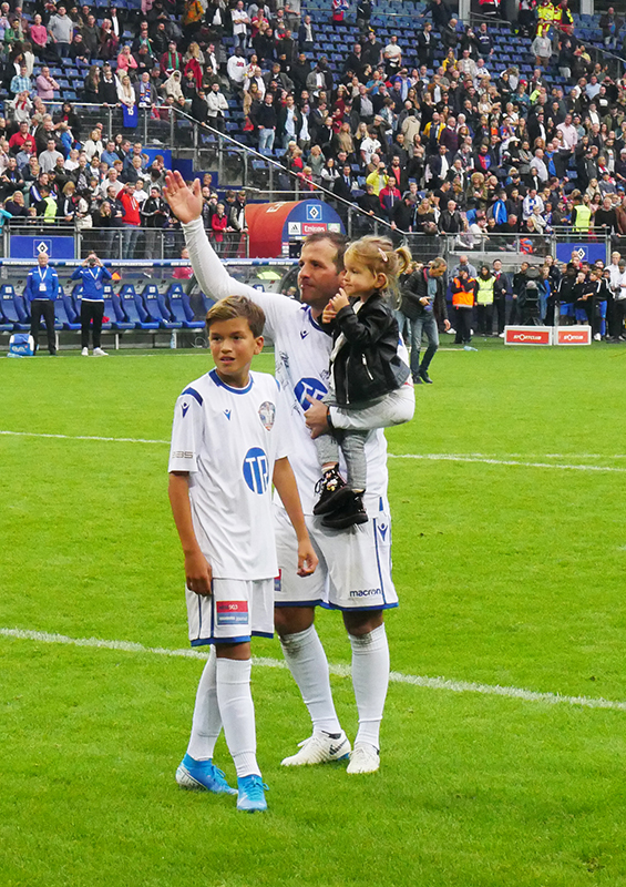 Familie van der Vaart auf der Ehrenrunde
