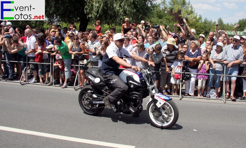 Chris Pfeiffer (Motorrad Welt- und Europameister) bei der Fahrerparade
