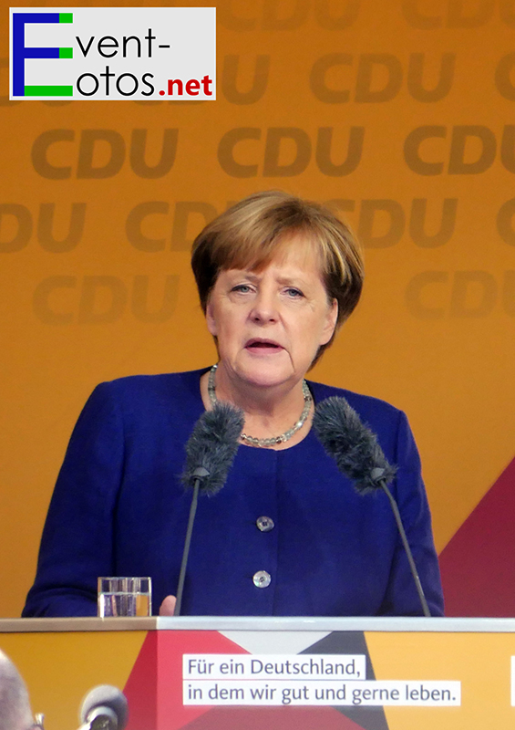 Angela Merkel (CDU) auf dem Domplatz in Fritzlar
