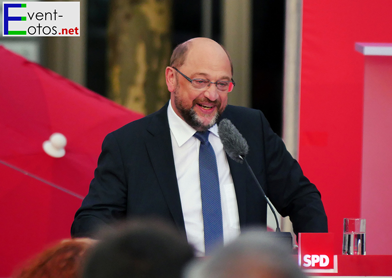 Martin Schulz (SPD) auf dem Königsplatz in Kassel
